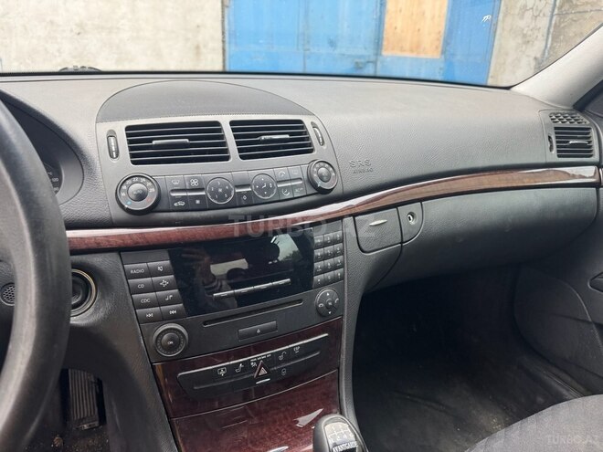 Mercedes E 240 2004, 381,000 km - 2.6 l - Bakı