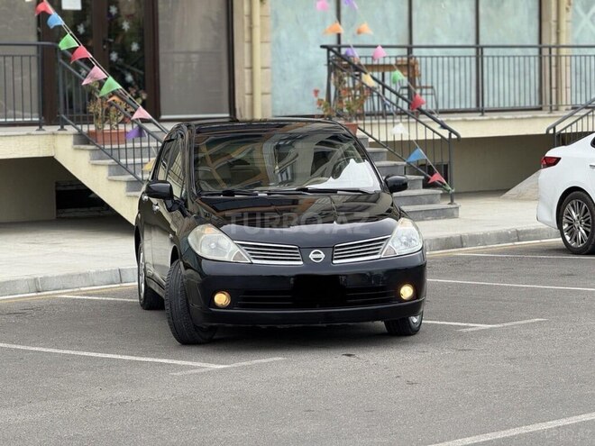 Nissan Tiida-1