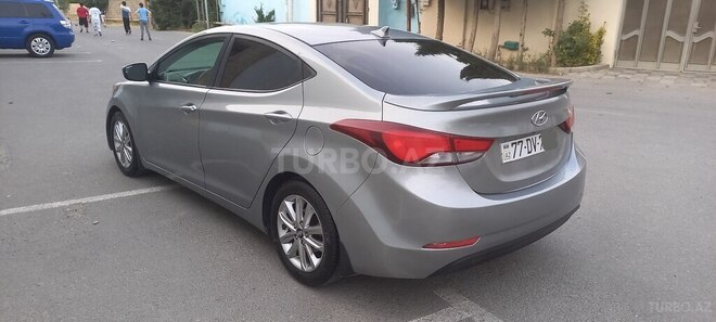 Hyundai Elantra-5