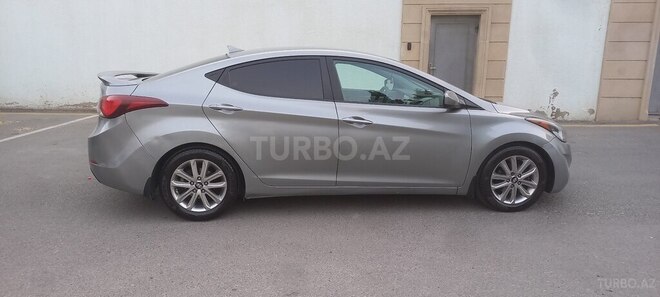 Hyundai Elantra-6
