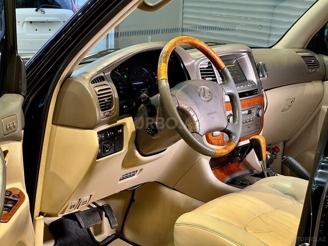 Lexus LX 470-14