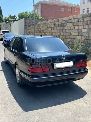 Mercedes E 220 d 2001, 395,000 km - 2.2 l - Bakı