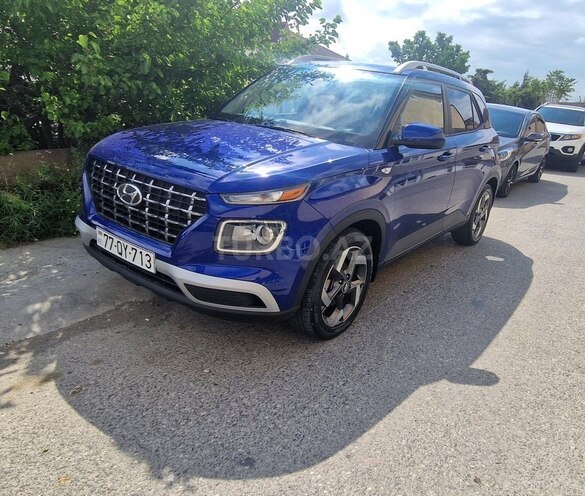 Hyundai Venue-2