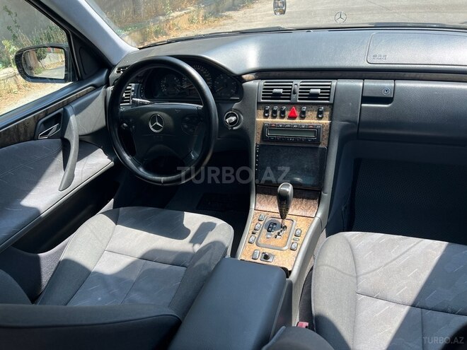 Mercedes E 220 d 2001, 395,000 km - 2.2 l - Bakı