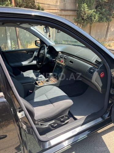 Mercedes E 220 d 2001, 395,000 km - 2.2 l - Bakı