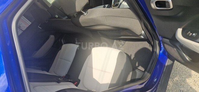 Hyundai Venue-8