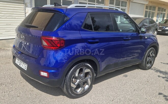 Hyundai Venue-18