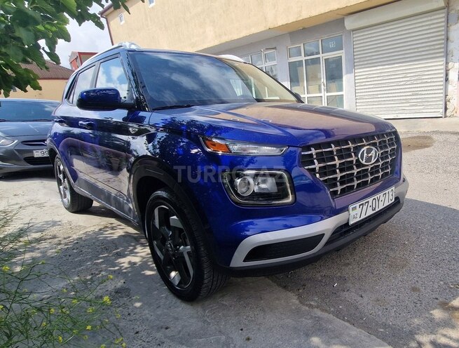 Hyundai Venue-3