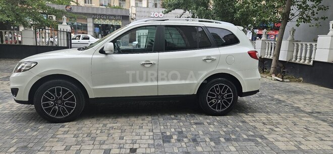 Hyundai Santa Fe-5