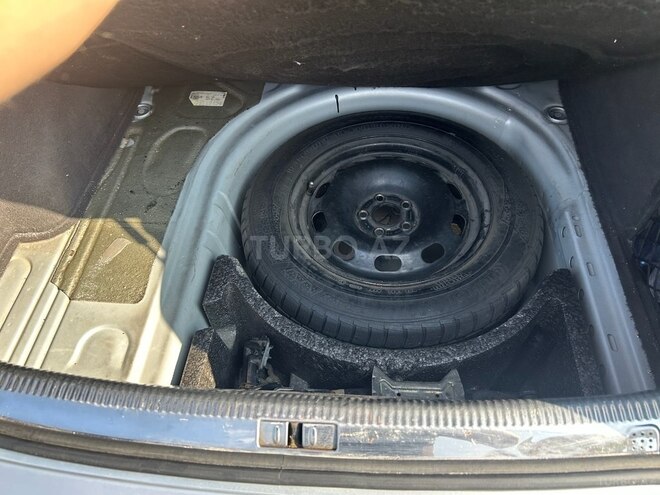 Volkswagen Jetta 2003, 180,000 km - 2.0 l - Gəncə
