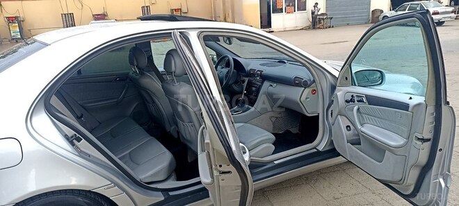Mercedes C 200 2002, 320,320 km - 2.0 l - Bakı