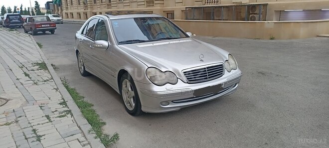 Mercedes C 200 2002, 320,320 km - 2.0 l - Bakı