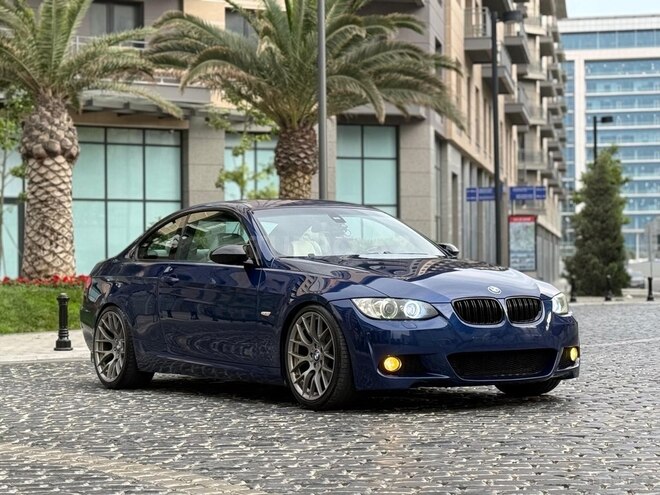 BMW 320-1