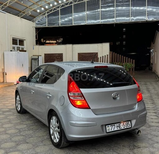 Hyundai i30 2009, 255,000 km - 2.0 l - Siyəzən