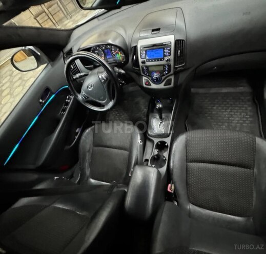 Hyundai i30 2009, 255,000 km - 2.0 l - Siyəzən