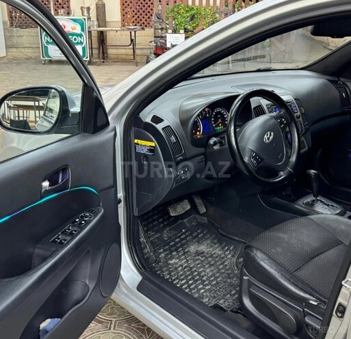 Hyundai i30 2009, 255,000 km - 2.0 l - Siyəzən