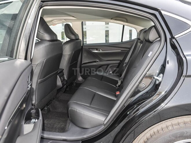 Toyota Camry-13