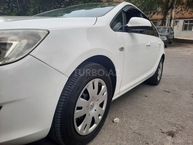 Opel Astra 2011, 355,000 km - 1.7 l - Bakı