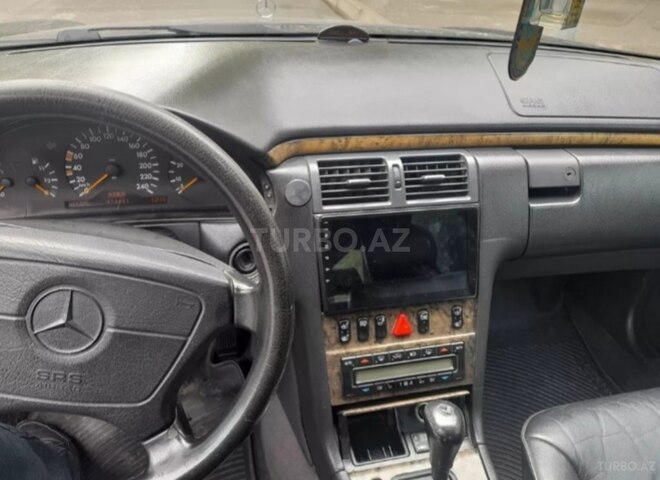 Mercedes E 240 1998, 450,000 km - 2.4 l - Gəncə