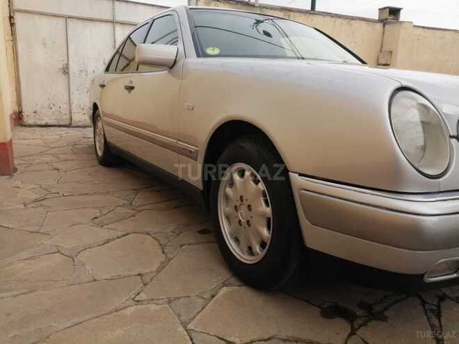 Mercedes E 200 1996, 642,062 km - 2.0 л - Qazax