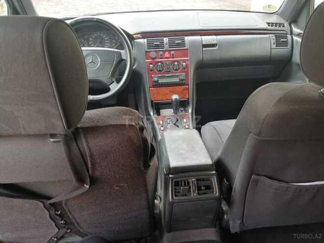 Mercedes E 200 1996, 642,062 km - 2.0 л - Qazax