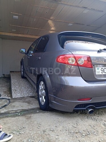 Chevrolet Lacetti-9
