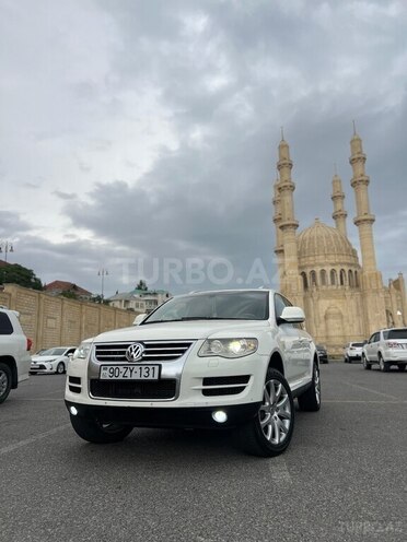 Volkswagen Touareg-1