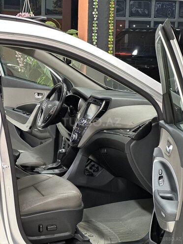Hyundai Santa Fe-15