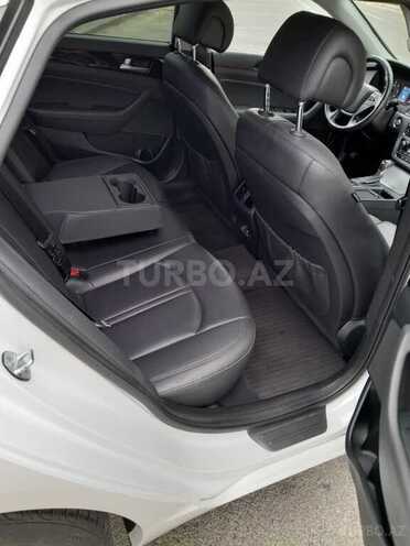 Hyundai Sonata-18