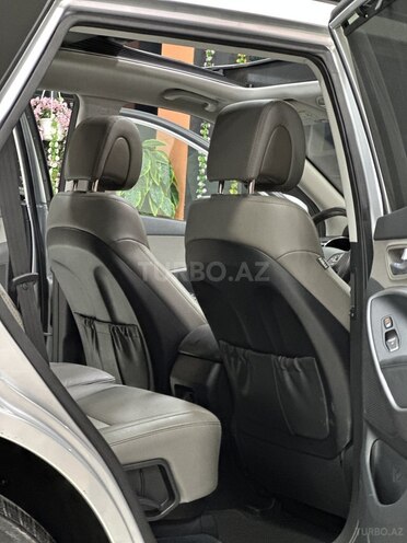 Hyundai Santa Fe-30
