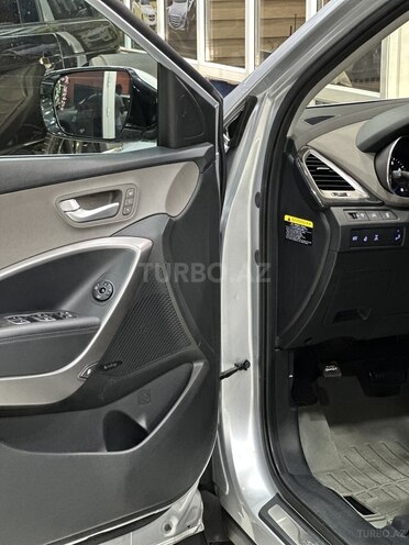 Hyundai Santa Fe-38