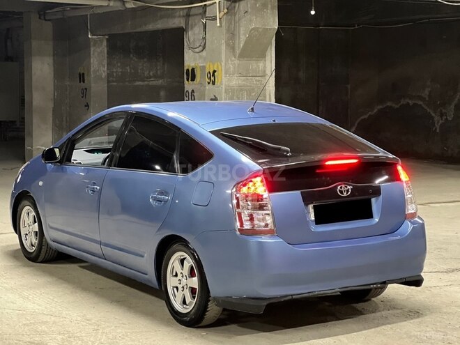 Toyota Prius-13