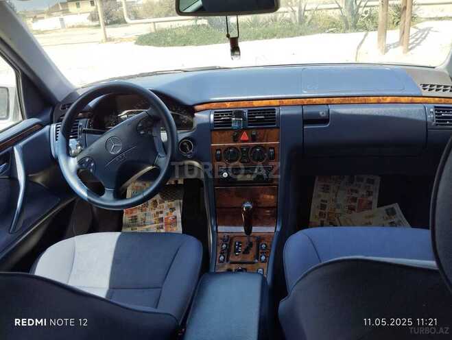 Mercedes E 240 2000, 298,000 km - 2.4 l - Bakı