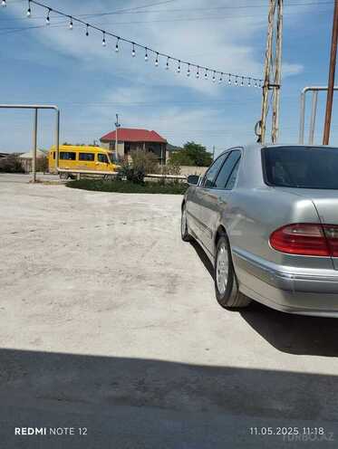 Mercedes E 240 2000, 298,000 km - 2.4 l - Bakı