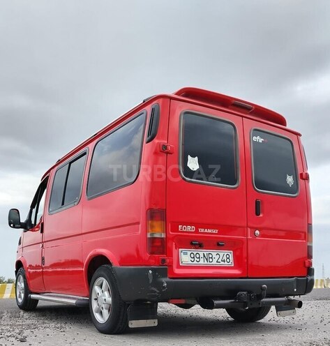 Ford Transit-9
