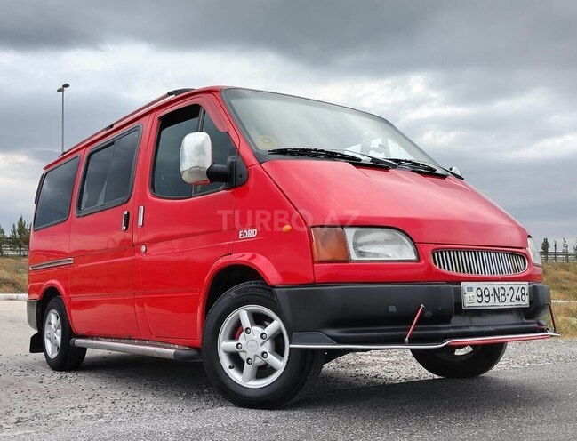 Ford Transit-4