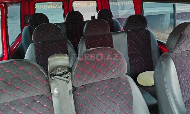 Ford Transit-13