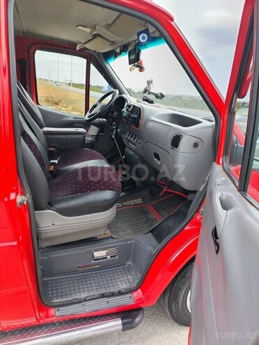 Ford Transit-12