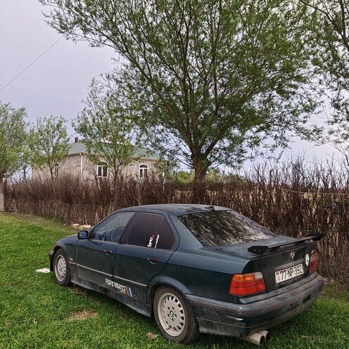 BMW 318 1995, 390,000 km - 1.8 l - Neftçala