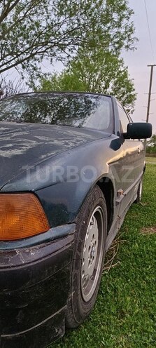 BMW 318 1995, 390,000 km - 1.8 l - Neftçala