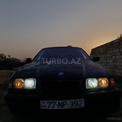 BMW 318 1995, 390,000 km - 1.8 l - Neftçala