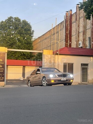 Mercedes E 320 2001, 240,000 km - 3.2 l - Şəmkir