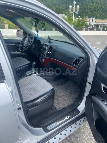 Hyundai Santa Fe-12