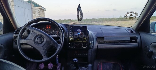BMW 318 1995, 390,000 km - 1.8 l - Neftçala