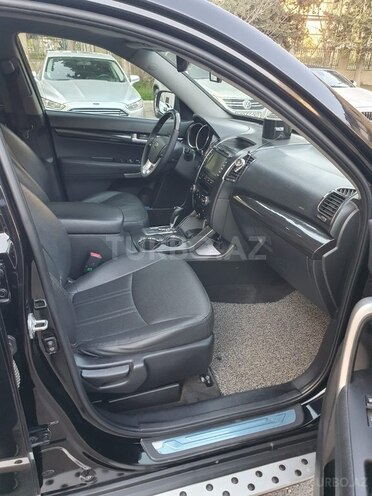 Kia Sorento-10