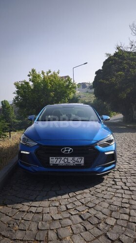 Hyundai Elantra-1