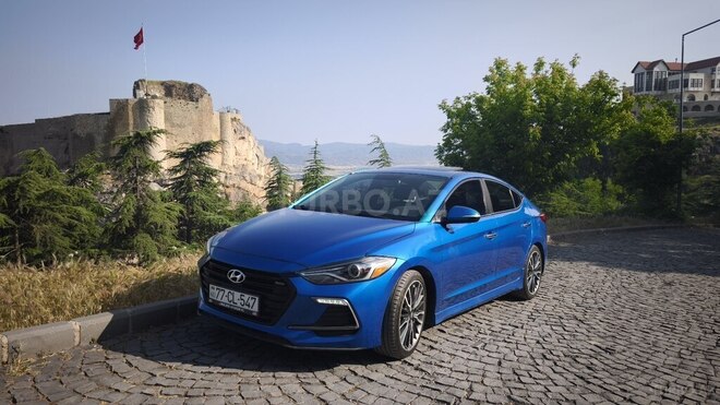 Hyundai Elantra-4