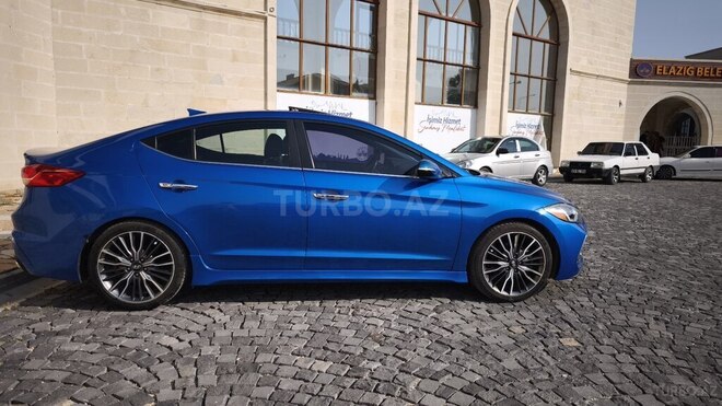 Hyundai Elantra-6