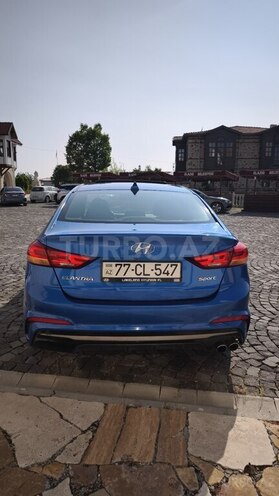 Hyundai Elantra-8