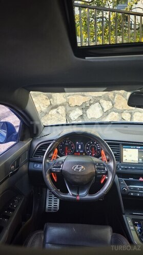 Hyundai Elantra-9